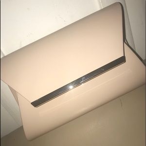 Nude clutch